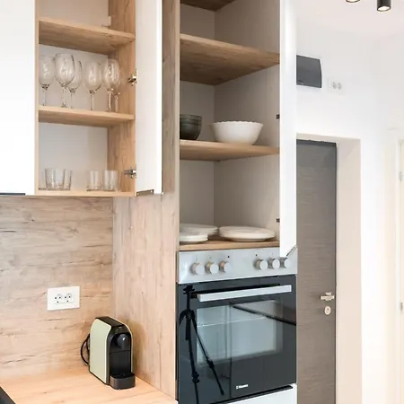 Viapipera - Modern On Pipera Blvd Bucarest